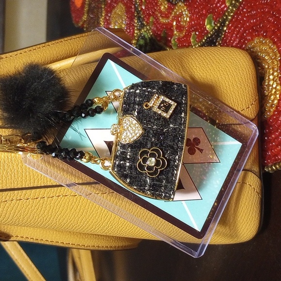 Tiffany & Co Playing Card With Fashion Keychain - Picture 3 of 15